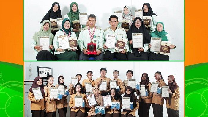 Sebanyak 13 orang yang ikut dalam  kegiatan menulis syair tingkat Internasional, termasuk Kepala Sekolah SMK Negeri 8 Pontianak. Dalam ajang tersebut, banyak penghargaan yang diraih oleh SMK Negeri 8 Pontianak