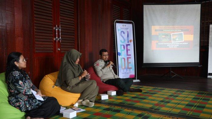 Sosialisasi kebijakan pemerintah kepada masyarakat dengan pendekatan informal di rumah budaya gang Haji Salamah baru-baru ini.