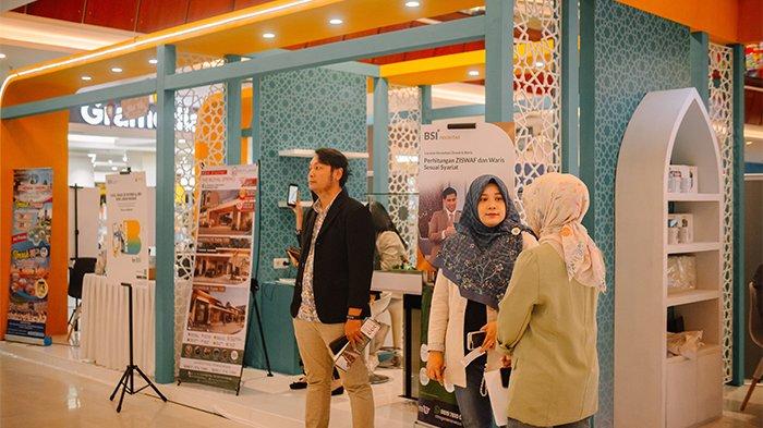 BOOTH - Terdapat 3 booth yang disediakan BSI di BYOND Fest Ramadan Pontianak, yakni Pembiayaan Haji dan Umroh, Tabungan Emas, Pembiayaan Properti dan Kendaraan serta layanan pembukaan rekening.