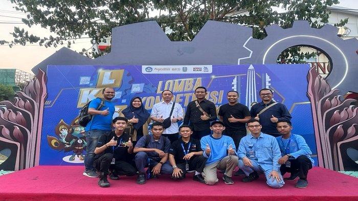 Siswa SMK SMTI Pontianak mengikuti perlombaan Lomba Kompetensi Siswa (LKS) SMK Nasional XXXI di Surabaya. Tiga siswa SMK SMTI Pontianak berhasil meraih Medallion for Excellence di tiga bidang keterampilan, yakni CNC Turning, CNC Milling, dan CAD.