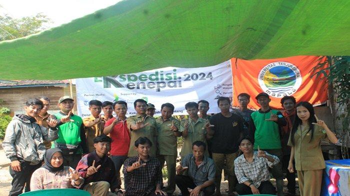 Tim Kenepai foto bersama KPH Sintang Utara.