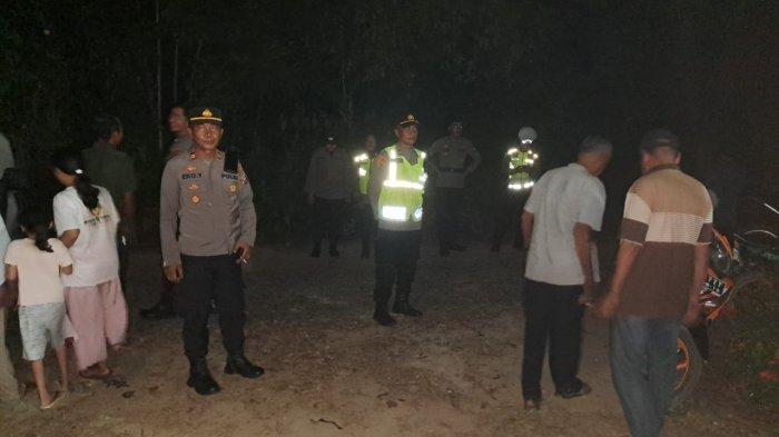 Personel Polres Singkawang lakukan pengamanan kampanye pasangan calon (Paslon) Walikota dan Wakil Walikota Singkawang nomor urut 03, Dr. H. Andi Syarif Tuw, ST, M.T, M.Si (Han) dan Ir. H. Yusnita Fitriadi, Rabu 23 Oktober 2024.