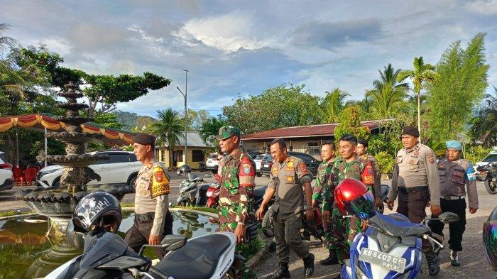 TNI dan Polri Patroli Bersama Jaga Kamtibmas Pada Pleno Pemilu 2024 di ...
