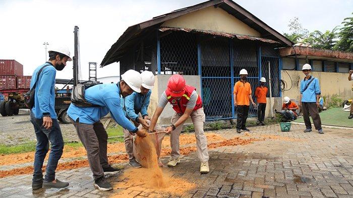 Dalam rangka pengendalian pencemaran lingkungan hidup dan pemenuhan implementasi ISO 14001:2015, Pelindo Regional 2 Pontianak melaksanakan kegiatan Drill & Exercise, Jumat 23 Juni 2023.