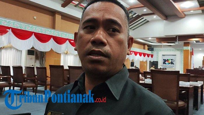 Ketua DPRD Kota Pontianak, Satarudin saat diwawancarai awak media usai rapat paripurna pengesahan RAPBD, Selasa 21 November 2023.