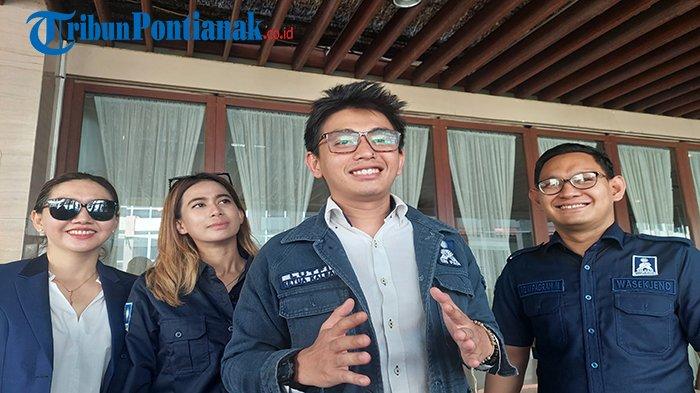 Ketua DPW BM PAN Kalbar Lutfi Almutahar saat memberikan keterangan terkait kedatangan Sigit Purnomo atau Pasha Ungu pada pelantikan BM PAN Kalbar. Kamis 6 Juli 2023. Tribun Pontianak Ferryanto.