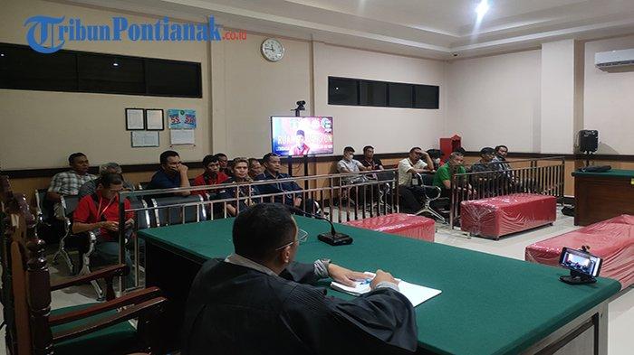 Proses persidangan 9 pelaku pengeroyokan Sigit Aditya di Pengadilan Negeri Singkawang 30 Agustus 2023.