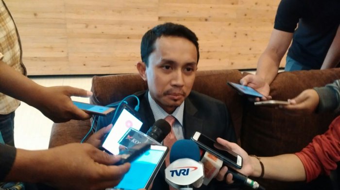 petugas kepolisian mengamankan narkoba di perbatasan malaysia entikong