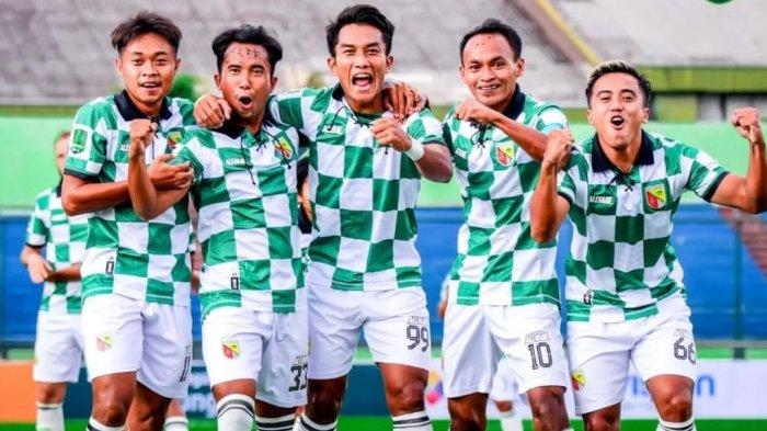 Para pemain Persikab Bandung saat menang atas PSKC Cimahi di Liga 2 2023/2024. Cek Live hasil persikab vs Malut United dalam artikel ini