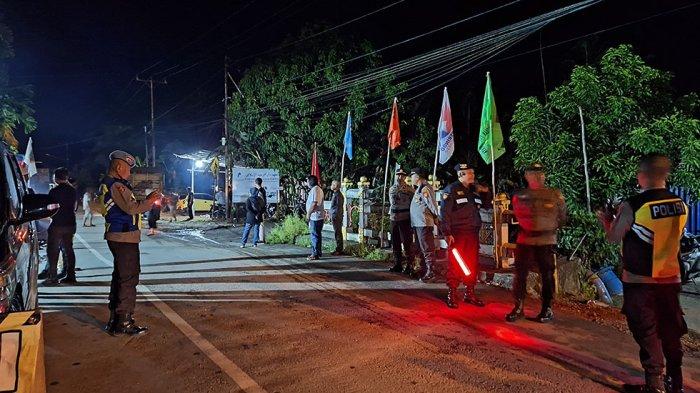 Personel Operasi Mantap Praja Kapuas 2024 (OMP) Melaksanakan Kegiatan Pengamanan kampanye pemilihan Wali Kota dan Wakil Wali Kota Singkawang oleh pasangan calon nomor 03, Dr. H. Andi Syarif T.U.W, S.T., M.T., M.Si. (Han) dan Ir. H. Yusnita Fitriadi, Jumat 4 Oktober 2024 malam