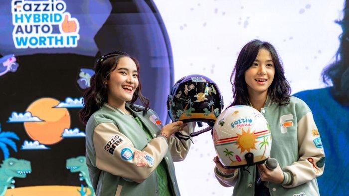 Yamaha Fazzio telah berhasil menarik hati banyak Gen Z melalui desain stylish dengan pilihan warna yang ikonik lengkap dengan teknologi high-class Blue Core Hybrid 125cc yang selaras dengan kebutuhan gaya hidup masa kini untuk tampil berbeda