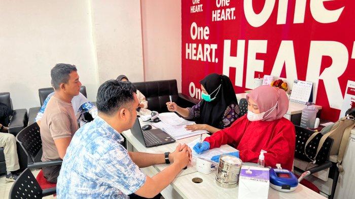 Astra Motor Kalimantan Barat sebagai Main Dealer sepeda motor Honda untuk wilayah Kalbar menggalang aksi donor darah.