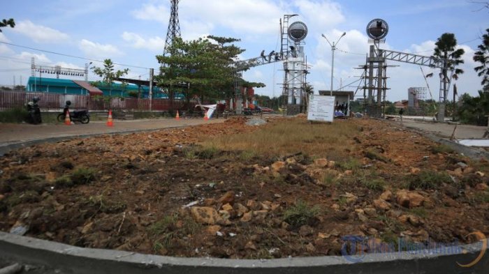 Stadion Sultan Syarif Abdurrahman di Pontianak yang sedang direnovasi