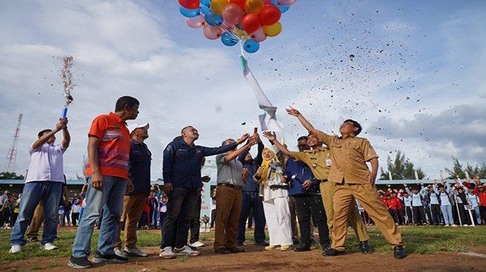 Pelepasan balon ke udara menandai dimulainya Popda Tingkat Kota Pontianak 2024.