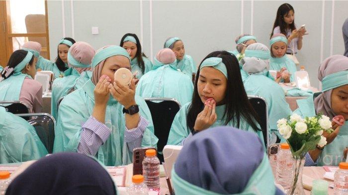 Mahasiswa Prodi Ilmu Komunikasi BKU Hadirkan 'Brush & Bloom': Ruang Ekspresi Diri Melalui Makeup
