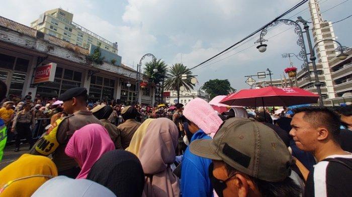  Jauh-jauh dari Tangerang Selatan, Ternyata Ini Alasannya Nonton Asia Illustration 