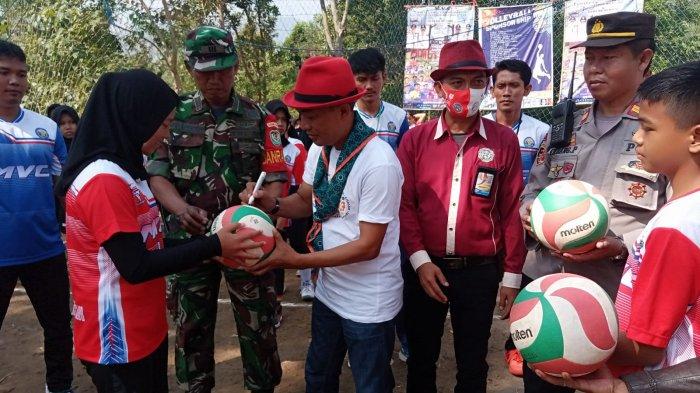 Kegiatan Sport and Tourism di Bukit Pamoyanan, dipadati pengunjung.