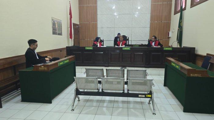 Kepala Desa Sukasenang Aang Kunaefi