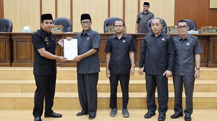 DPRD Kabupaten Ciamis gelar Rapat paripurna yang bertempat di Aula Tumenggung Wiradikusumah gedung DPRD Ciamis, Senin (23/10/2023).