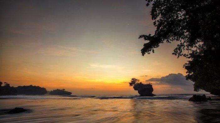 Ilustrasi pantai - Pantai Madasari di Pangandaran, Jawa Barat.(SHUTTERSTOCK)
