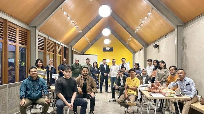 Junior chamber International chapter Bandung (JCI Bandung) mengadakan kegiatan monthly mandatory assembly yang diberi tema 'Celebrating Democracy, Abangku!'