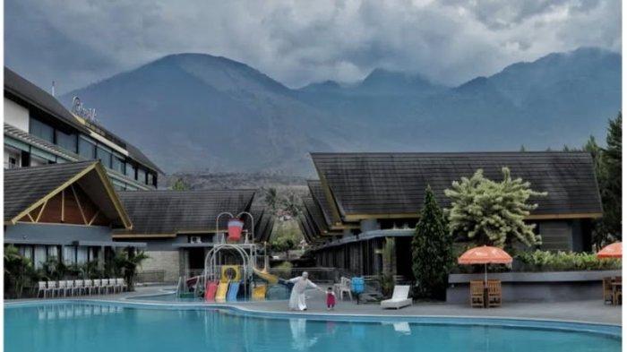 Kolam Renang Layung Sari