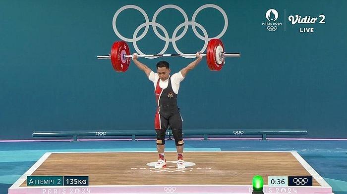 Lifter legendaris Indonesia, Eko Yuli Irawan, menyabet medali perak dari cabang olahraga angkat besi kelas 61 kg putra Olimpiade Paris 2024, Rabu 7 Agustus 2024 malam.