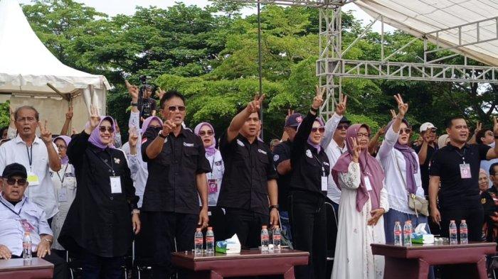 Pasangan calon Bupati dan Wakil Bupati Ciamis, Herdiat Sunarya dan Yana D. Putra (HY), menutup rangkaian kampanye