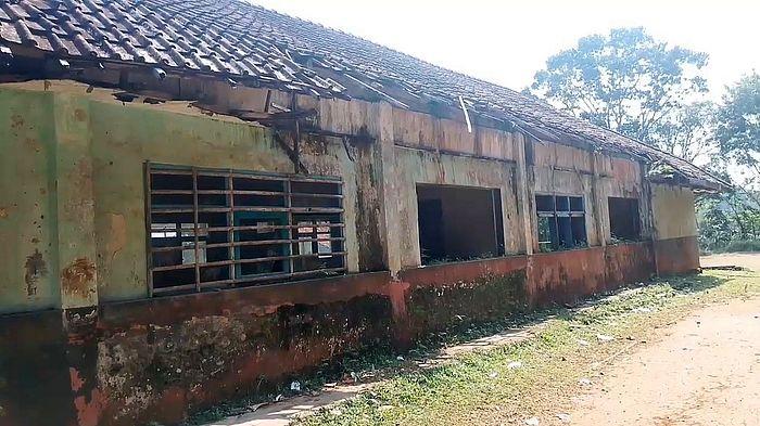 SEKOLAH BEKAS WABUP - Penampakan SD Negeri Mandalawangi, Desa Lengkongbarang, Kecamatan Cikatomas, Kabupaten Tasikmalaya, Jawa Barat, Kamis (24/7/2025).