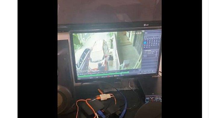 Seorang ibu berusia 43 tahun di wilayah Antapani, Kota Bandung, diduga diculik di depan rumahnya di Jalan Sukanagara Asri, Antapani, Minggu (8/12/2024). Penculikan itu tertangkap CCTV.