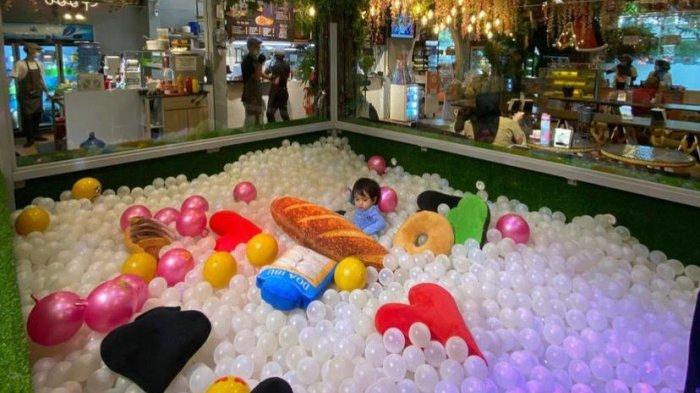 Pillow Cafe, Salah Satu Cafe dengan Konsep Family Cafe di Bandung yang ...