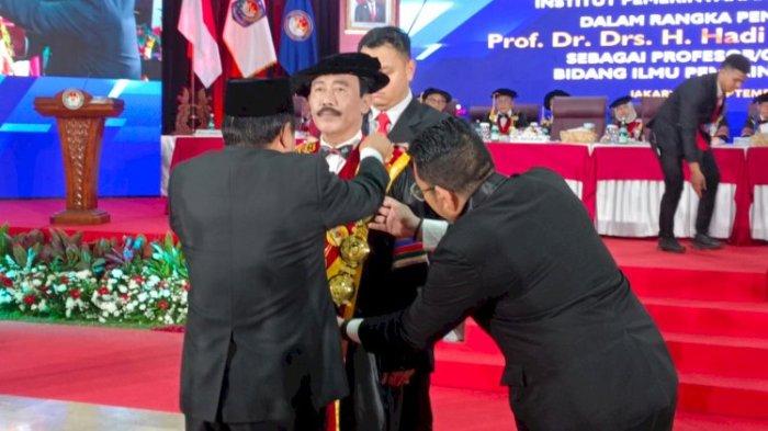 Profesor Doktor drs. H Hadi Prabowo, M.M, dalam acara pengukuhannya sebagai Profesor/ Guru Besar bidang Ilmu Pemerintahan IPDN di Jakarta, Jumat (29/9/2023). Humas IPDN
