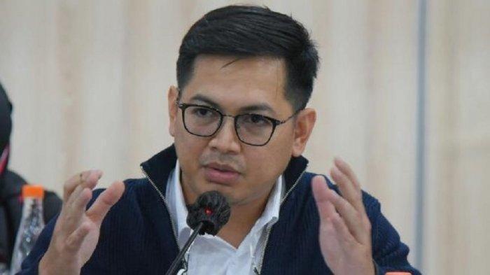 Tommy Kurniawan. Tiga artis kenamaan bersaing dalam Pemilihan Anggota Legislatif di Dapil Jawa Barat V. Mereka adalah Anang Hermansyah, Tommy Kurniawan, dan Primus Yustisio yang diusung dari tiga partai berbeda. (TribunNews.com)