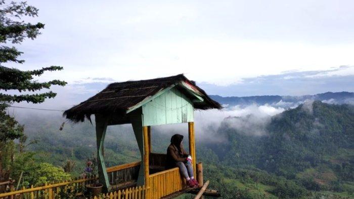 Puncak Bangku Ciamis, negeri di atas awan.