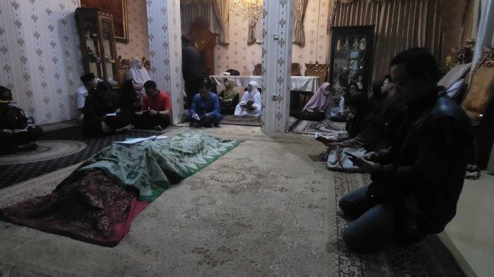 Drs Uu Rukmana MSi, tokoh dan budayawan Sunda dan Jawa Barat meninggal dunia di RS Advent, Bandung, Minggu (3/3/2024) sekitar pukul 18.30 WIB