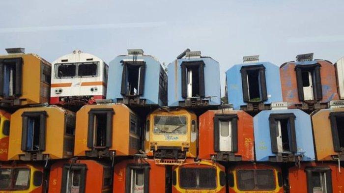 Sensasi Foto di Kuburan Bangkai Kereta Api Purwakarta, Cocok Banget