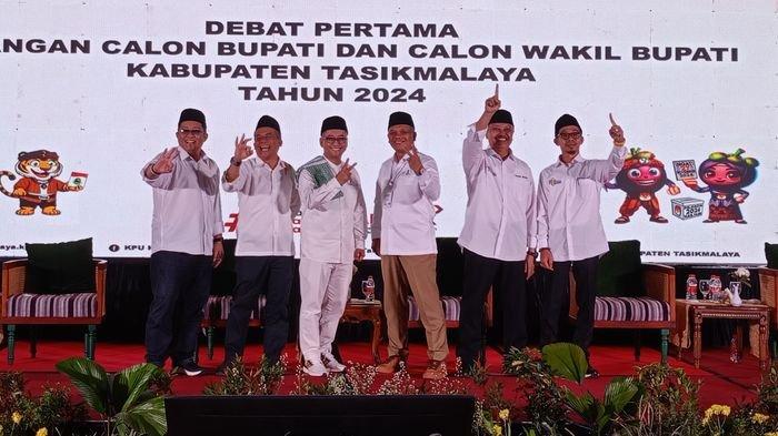 Debat pertama calon bupati dan wakil Bupati Tasikmalaya yang berlangsung di Hotel Al Hambra, Kabupaten Tasikmalaya, Selasa (29/10/2024) malam.