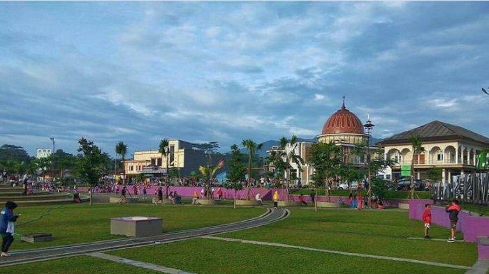 Taman Surawisesa Ciamis yang cocok untuk liburan bareng keluarga.