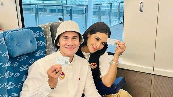 Vino G Bastian dan sang istri Marsha Timothy mencoba nikmati kereta cepat dari Jakarta ke Padalarang
