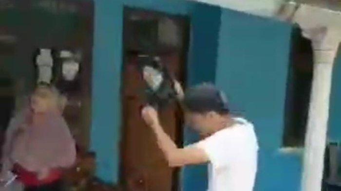 Viral Video Pemuda Sumedang Balikin Lagi Sampah ke Rumah Orang yang Buang Sembarangan