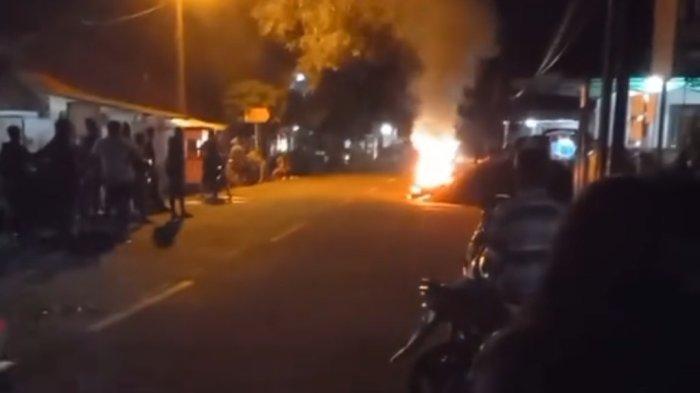 VIRAL - Viral Video Warga Tasikmalaya Selatan Protes, Gunakan Alat Berat Hancurkan Bangunan