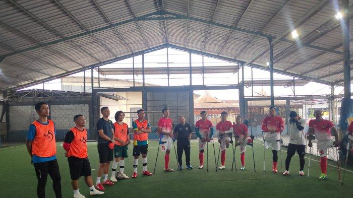 Zaenal Arif dan Eka Ramdani Sosialisasikan Sepakbola Amputasi, Mereka ...