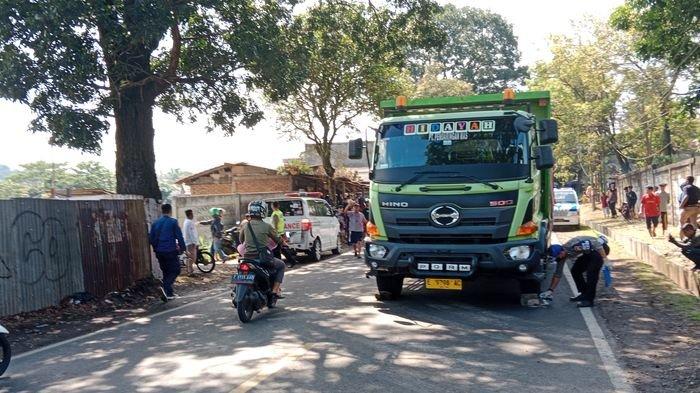 Musibah kecelakaan maut terjadi di Jalan Raya Bandung-Sumedang, tepatnya di kawasan Hegarmanah, Jatinangor, Sumedang, Minggu (30/6/2024).