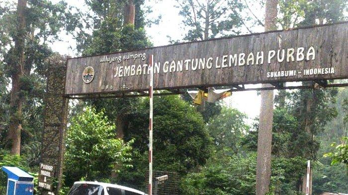 WILUJENG SUMPING - Wilujeng Sumping di Jembatan Gantung Lembah Purba. Tulisan besar berwarna putih berlatar cokelat kayu, terbaca di gerbang masuk saat kita menengadahkan mata di kawasan wisata Situ Gunung Sukabumi.
