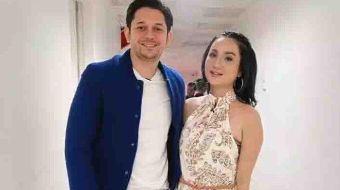 Andrew Andika selingkuh dari istrinya, Tengku Dewi Putri (Instagram/@tengkudewiputri_tdp)