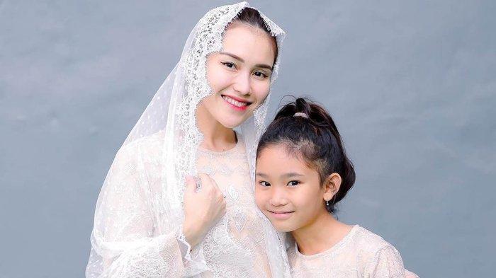 Ayu Ting Ting dan Anaknya Bilqis
