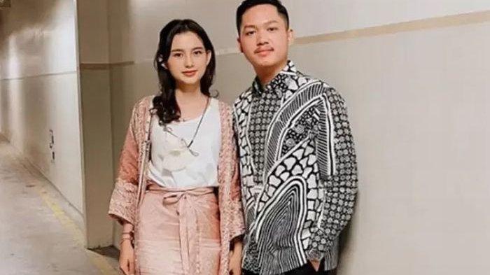 Pacar Azriel Hermansyah, Sarah Menzel, punya cara tersendiri untuk merayakan ulang tahun sang kekasih.