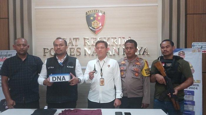 Kasat Reskrim Polres Nagan Raya ketika konfrensi pers berhasil menangkap tersangka pembuangan bayi di mapolres, Senin (19/2/2024).