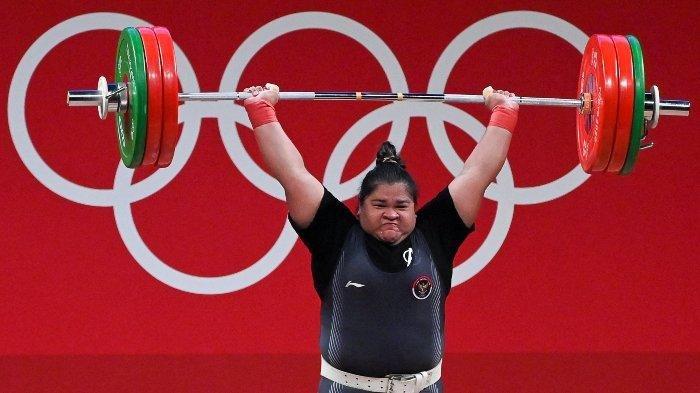 Lifter putri Indonesia asal Aceh, Nurul Akmal, berlaga dalam cabang angkat besi +87kg putri pada Olimpiade Tokyo 2020 di Tokyo International Forum, Tokyo pada 2 Agustus 2021 lalu.