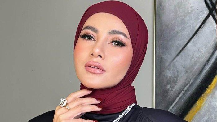 Artis sekaligus penyanyi Olla Ramlan. (Instagram @ollaramlan)
 